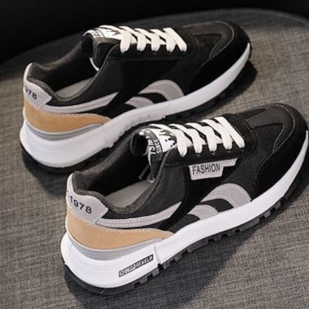 黒スニーカー レディース クッション厚底スニーカー